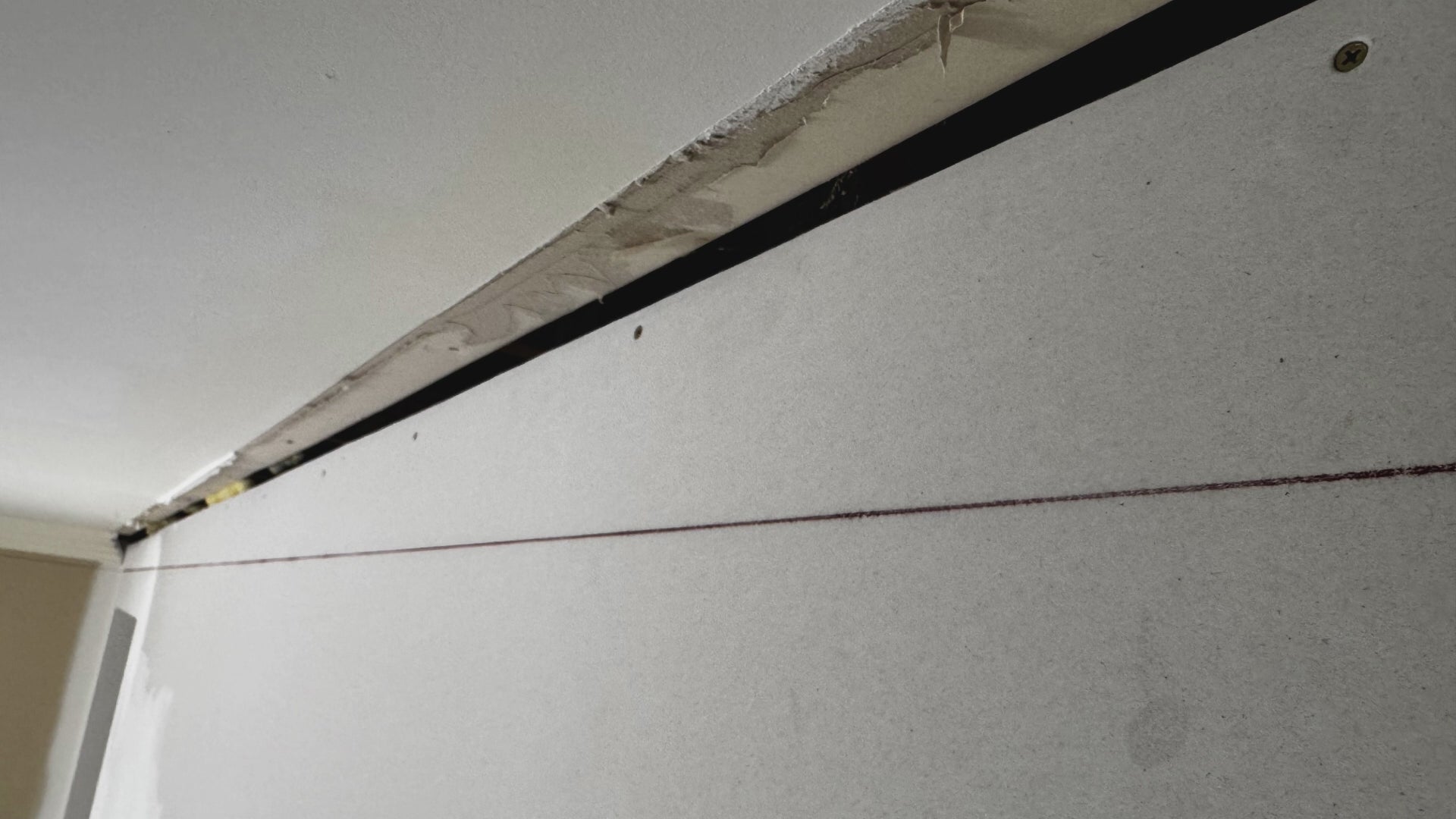 Load video: Video showing installation of cornices